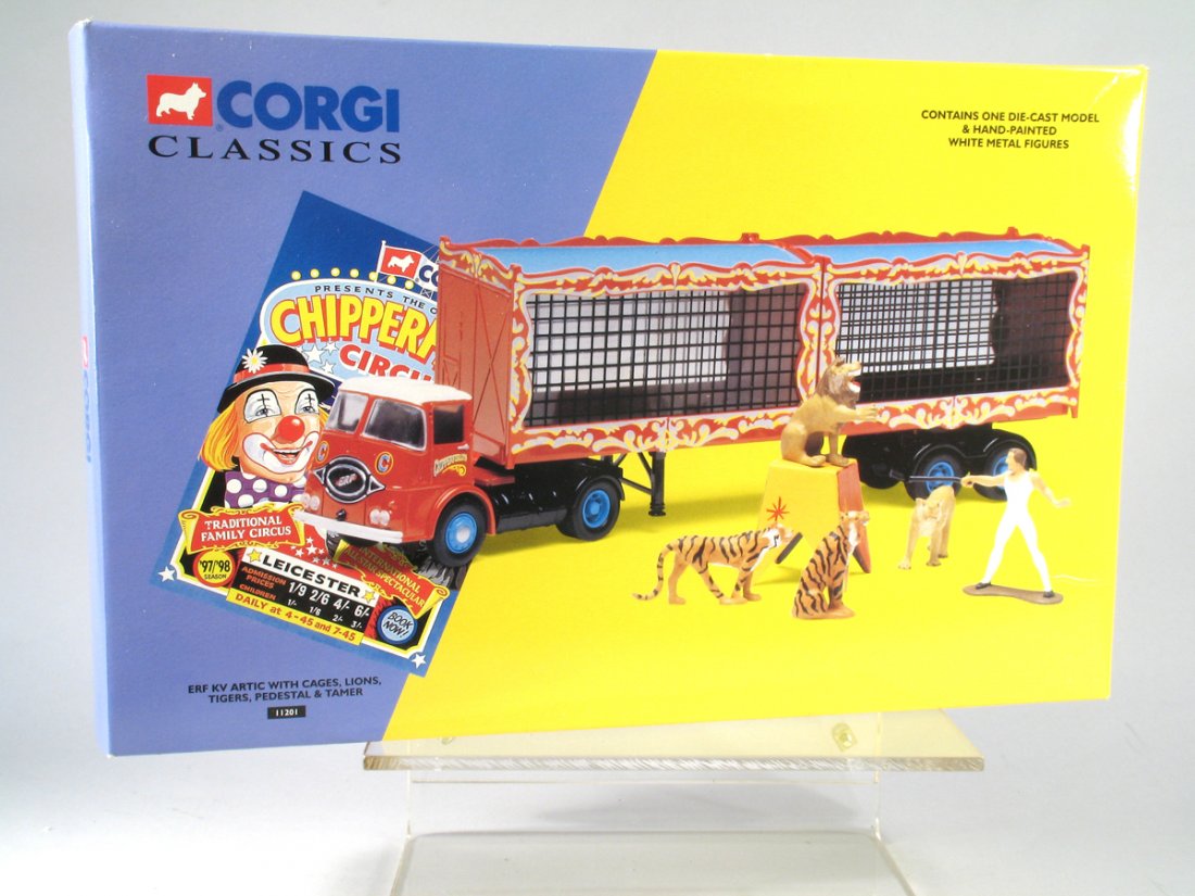 Corgi Chipperfields Lions Tigers Truck Large NOS (1 of 2)