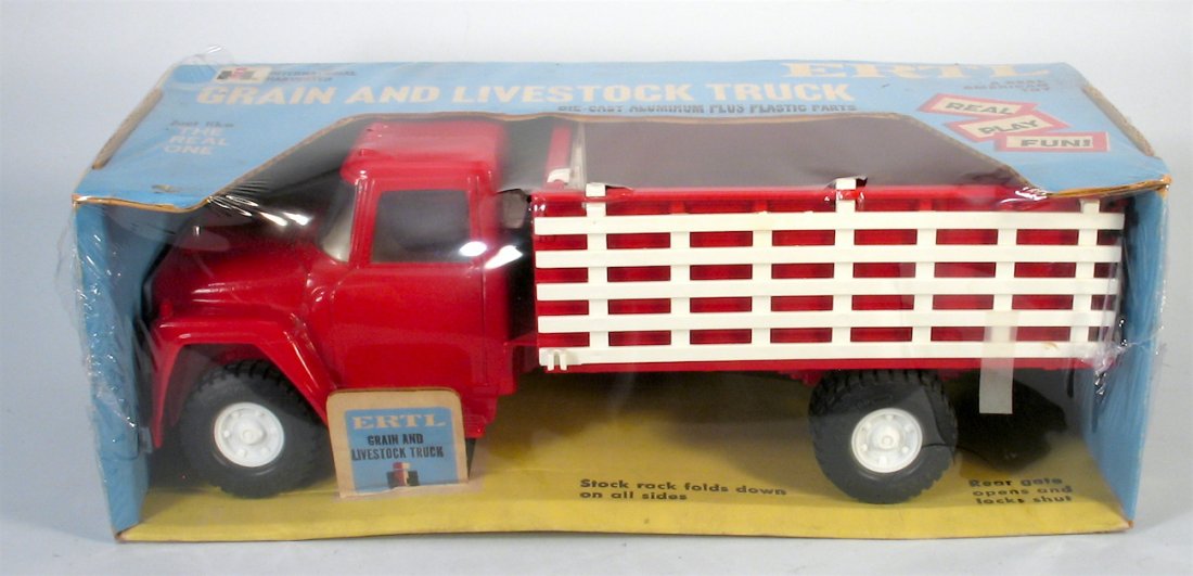 Ertl Pressed Steel Livestock Truck Mint in Box (1 of 2)