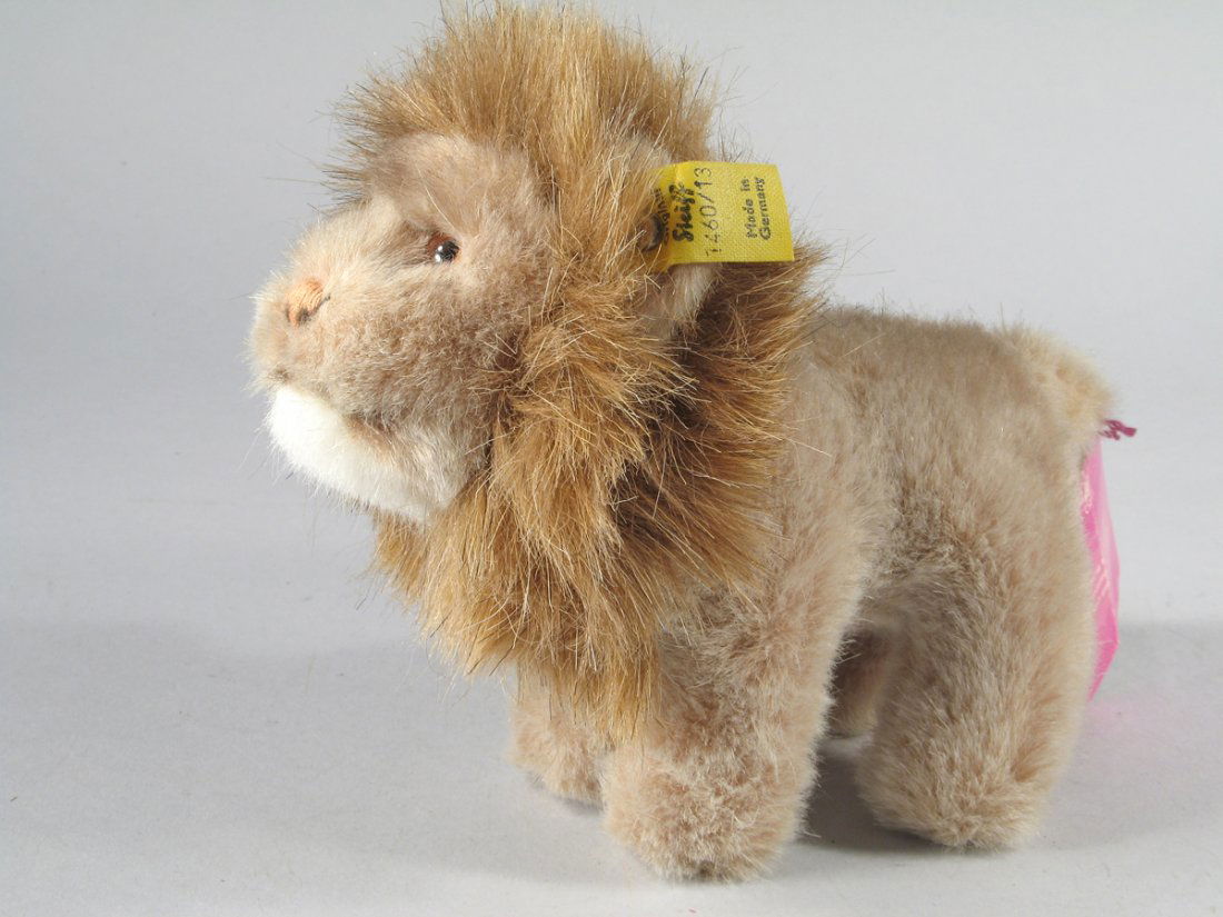 Steiff Lion, 7"  long (1 of 3)