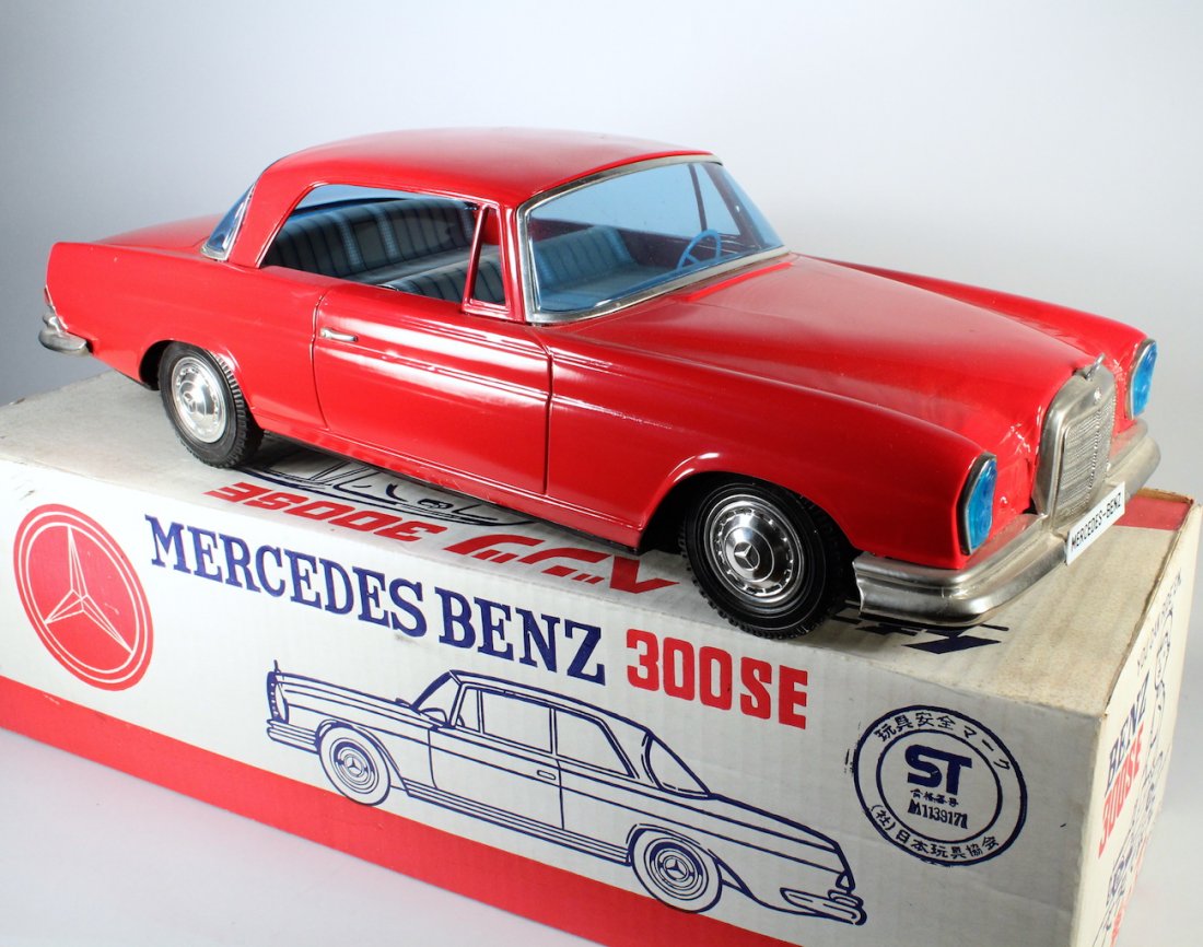 Huge Ichiko Japan Tin Mercedes 300 SE in Box (1 of 4)