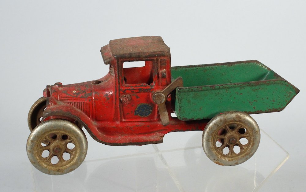 Arcade Cast Iron Model A Dump Truck 7" (1 of 3)