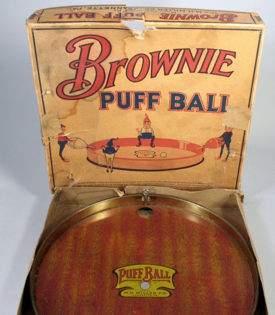 1900s Brownie Game Palmer Cox Brownie Puff Ball (1 of 2)