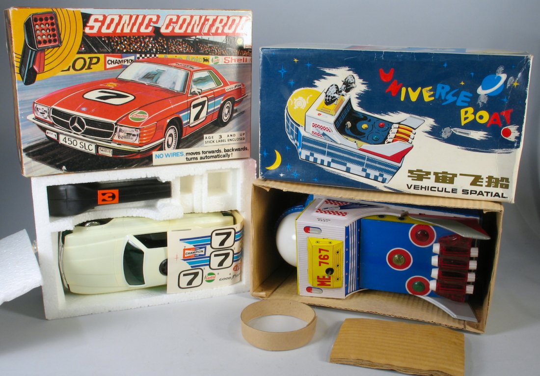 Red China Universe Boat Space Ship & Mercedes Sonic Car (1 of 4)