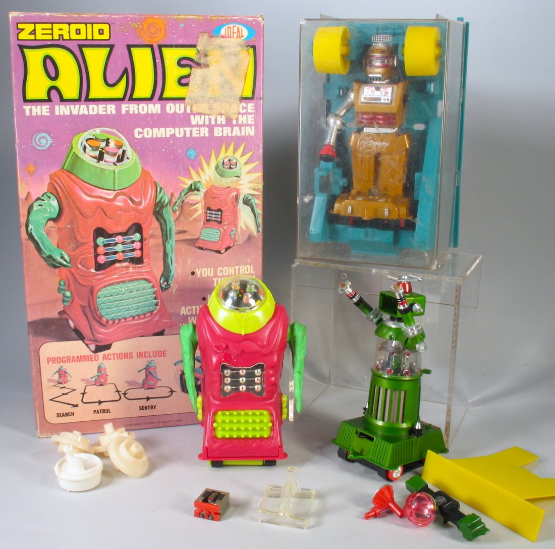 Zeroid Alien In Box & Extra Figures: Zeroid Alien In Box & Extra Figures. 3 Alien robots and accessories as shown. Motor tested fine. Sold as is.