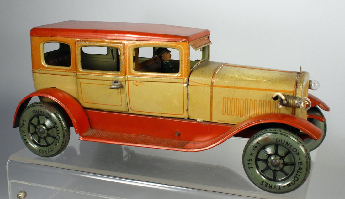 1930s Karl Bub Limousine with Driver (1 of 5)