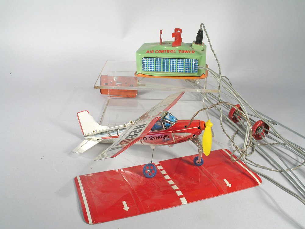 Cragston Japan Tin Flying Plane Hard to Find (1 of 2)