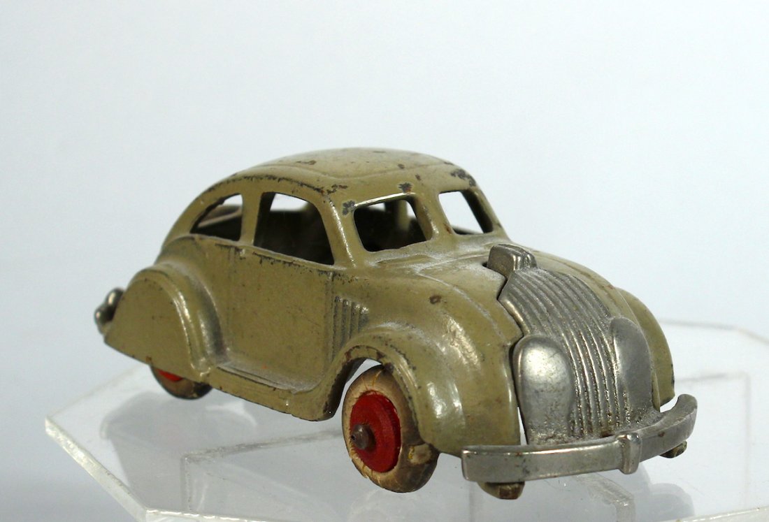 Hubley Cast Iron Airflow Chrysler (1 of 3)