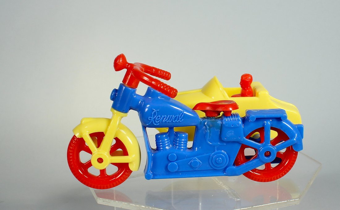Renwal Motorcycle and Side Car (1 of 3)