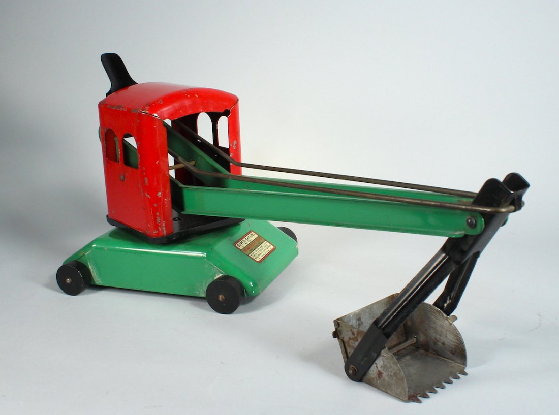 Wyandotte Pressed Steel Super Shovel: 1930s Wyandotte Pressed Steel Super Shovel. Steam Shovel construction toy in excellent shape. Measures 15 1/2 inches long.