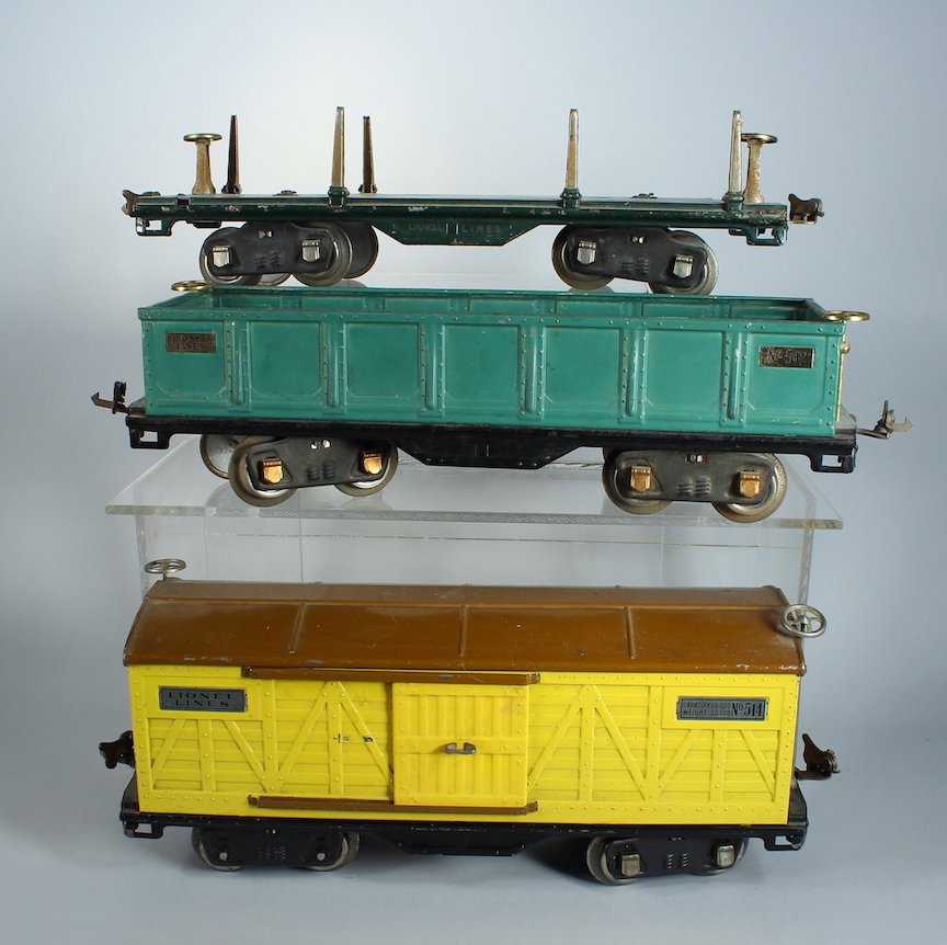Lionel Standard Gauge Freight Cars (1 of 2)