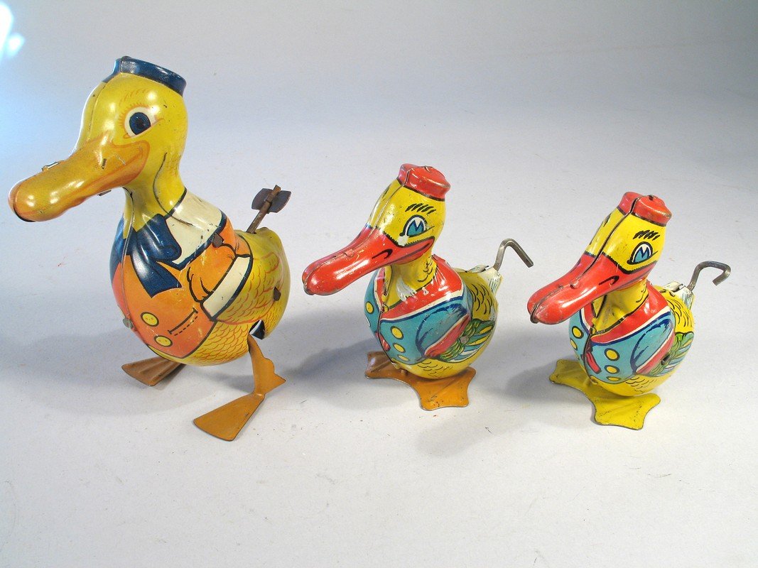 J Chein Tin Litho Duck Lot (1 of 2)