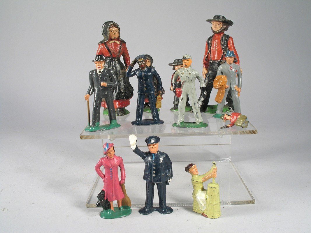 Barclay Amish Figure Lot with Train Porter: Barclay Amish Figure Lot with Train Porter and Amish Figures. Lot 12 pieces, 3-6 inches