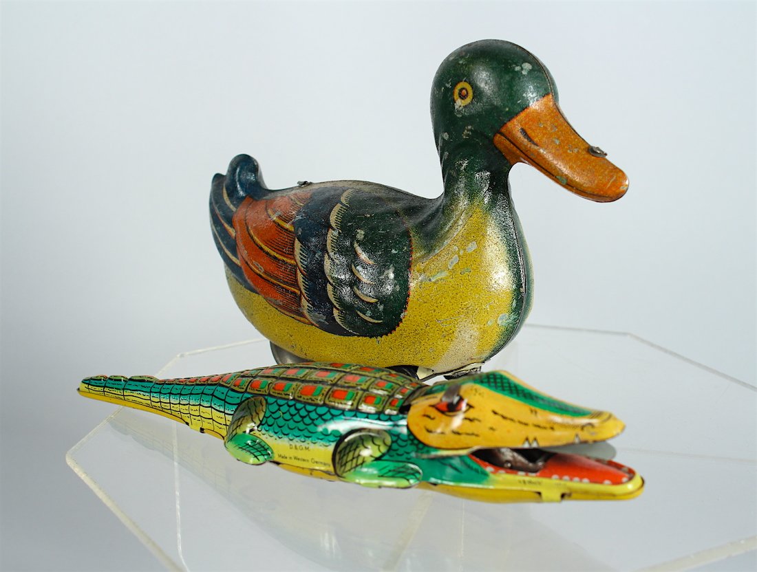 Gama Aligator and German Duck Tin Toys (1 of 1)