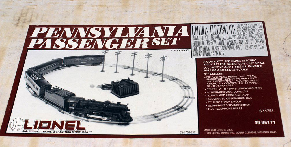 Lionel Pennsylvania Passenger Set Mint in Box (1 of 2)