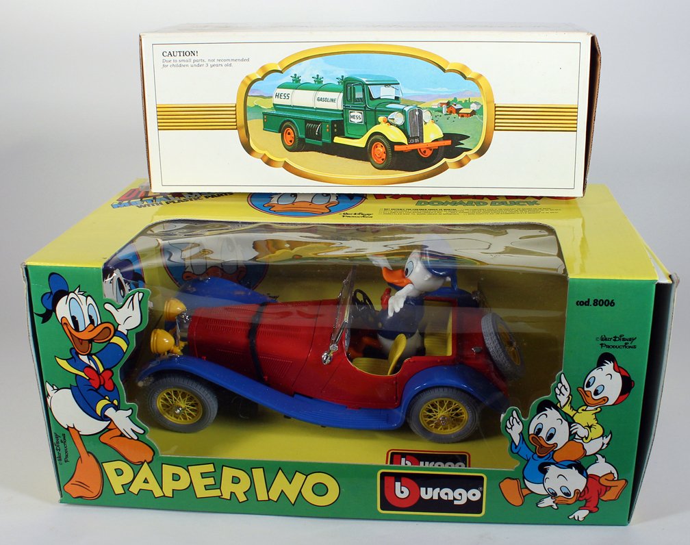 Walt Disney Car Donald Duck Open Tourer & Hess Truck (1 of 2)