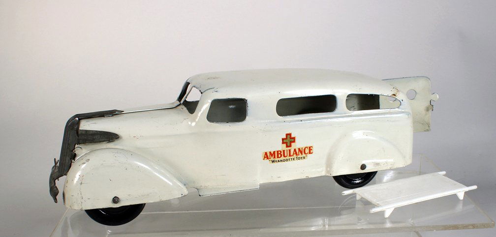 Wyandotte Pressed Steel Ambulance (1 of 2)