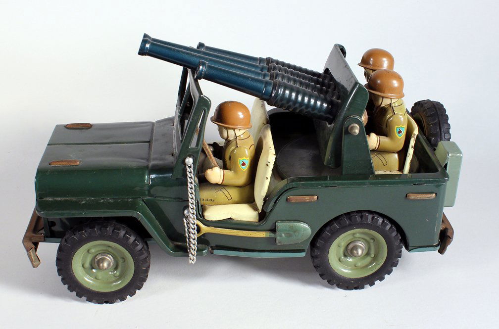 Japan Tin Anti-Aircraft Army Jeep With 3 Soldiers (1 of 3)