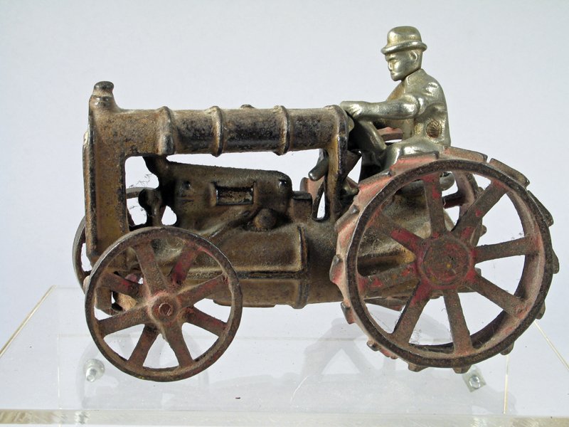 Hubley Cast Iron Tractor: Hubley Cast Iron Tractor, 6 inches