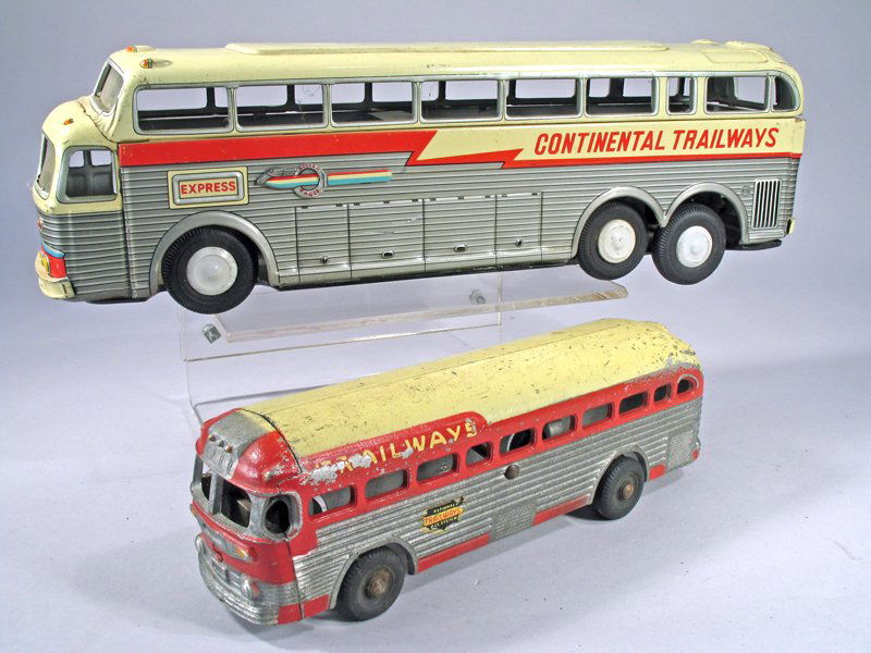 Tin Bus Lot Continental Trailways Dubuque (1 of 2)