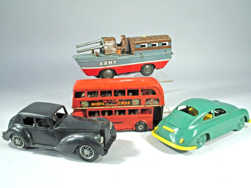 Triang Ideal Japan Car Lot: Triang Ideal Japan Car Lot, 9 , 8 , 8 7 inches