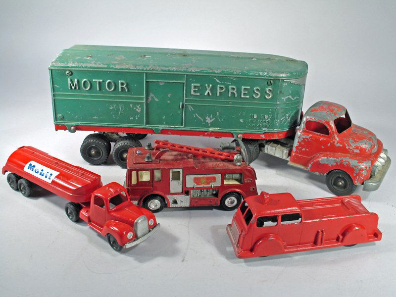 Hubley Tootsietoy Lot (1 of 2)