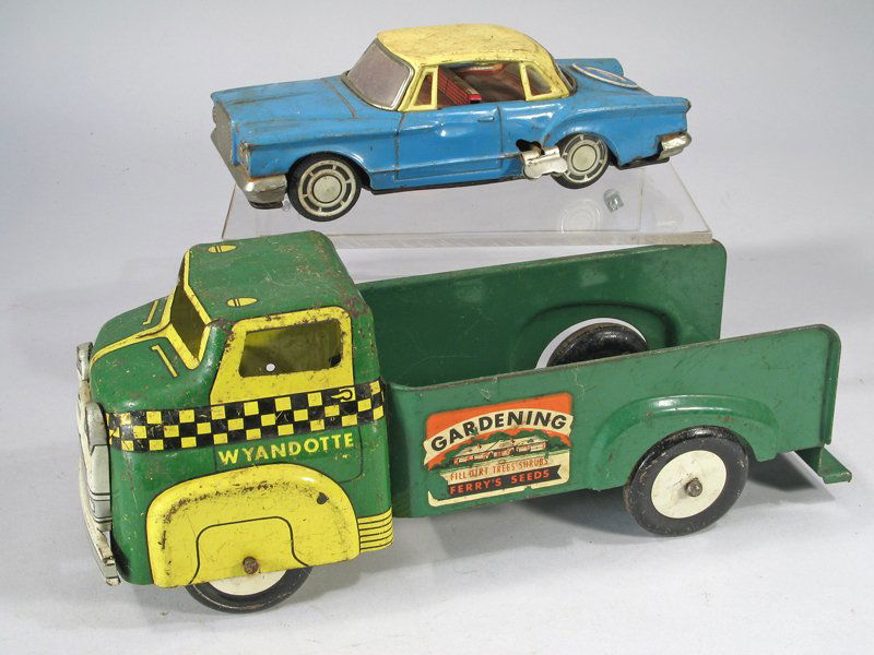 Wyandotte Gardening Truck Lot (1 of 2)