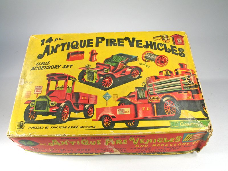 Cragston Antique Fire Engine Set In Box (1 of 3)