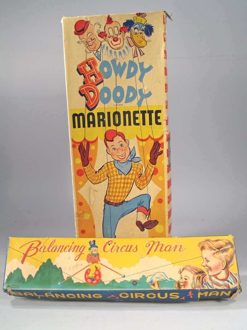 Howdy Doody Marionette Lot In Box: Howdy Doody Marionette Lot In Box, composition and celluloid, 15 and 9 inches