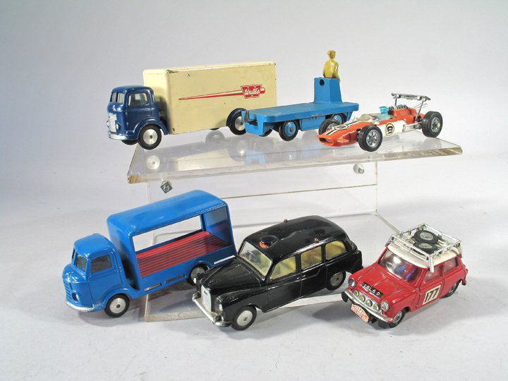Corgi Car Lot England (1 of 2)