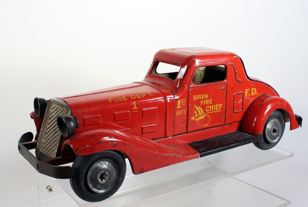 1930s Louis Marx Siren Fire Chief Pressed Steel Coupe (1 of 3)