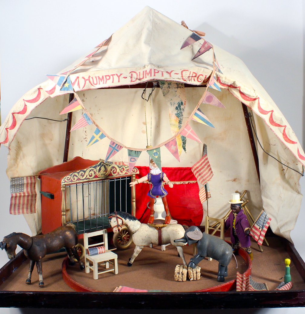Schoenhut Humpty Dumpty Circus Tent & Figures (1 of 3)
