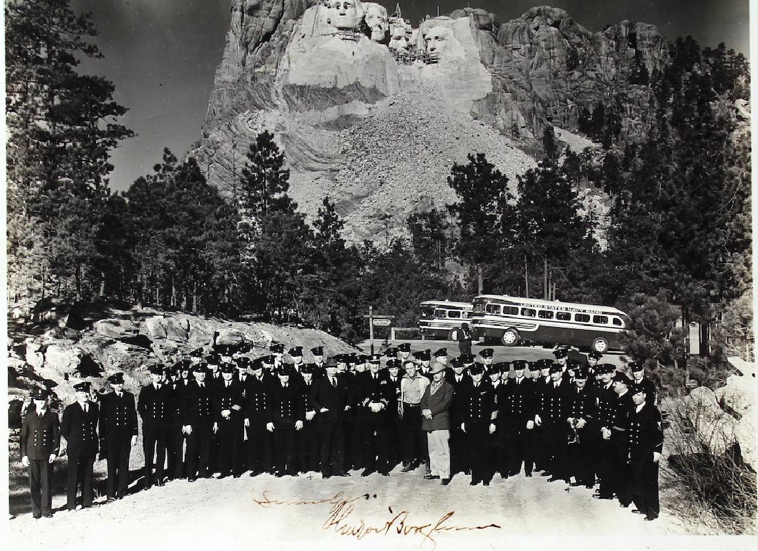 Gutzon Borglum Mt. Rushmore Sculptor Signed Photo (1 of 2)