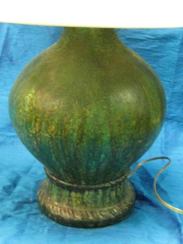 POTTERY TABLE LAMP