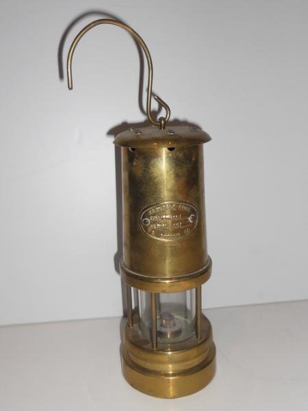 BRITISH COAL MINERS BRASS OIL LAMP: Marked "Ferndale Coal & Mining Co.", h.12 1/2" (with handle).
