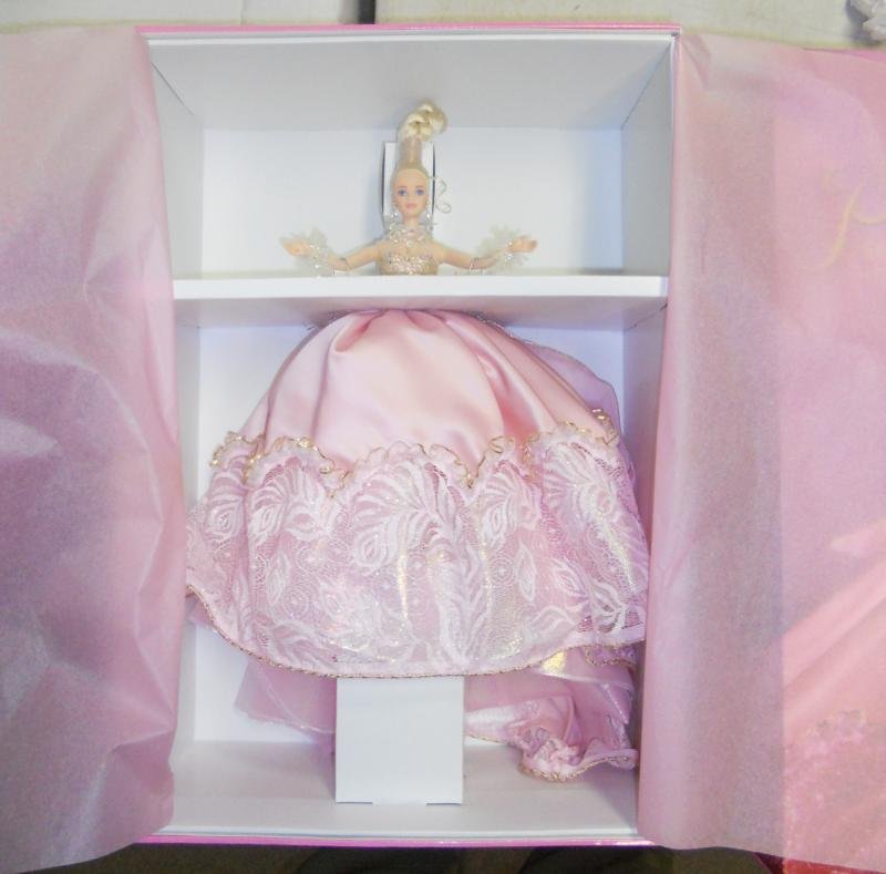 PINK SPLENDOR BARBIE DOLL, 1996: All original, never played condition, boxed.