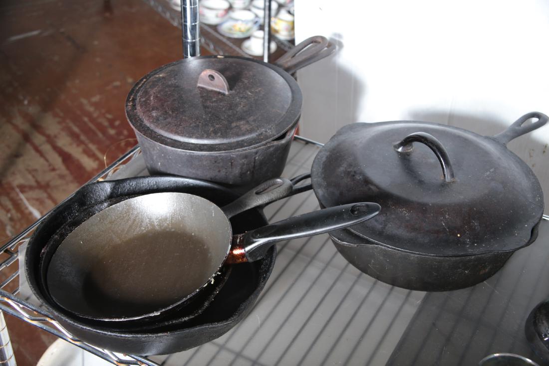 Cast Iron Cookware (1 of 5)