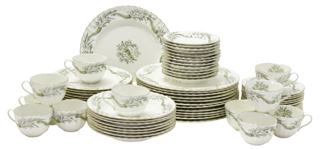 Royal Worcester 'Collingswood' Partial Dinner Set (1 of 5)