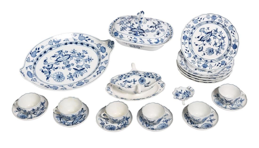 Meissen Blue Onion Lot 21 Pieces (1 of 7)