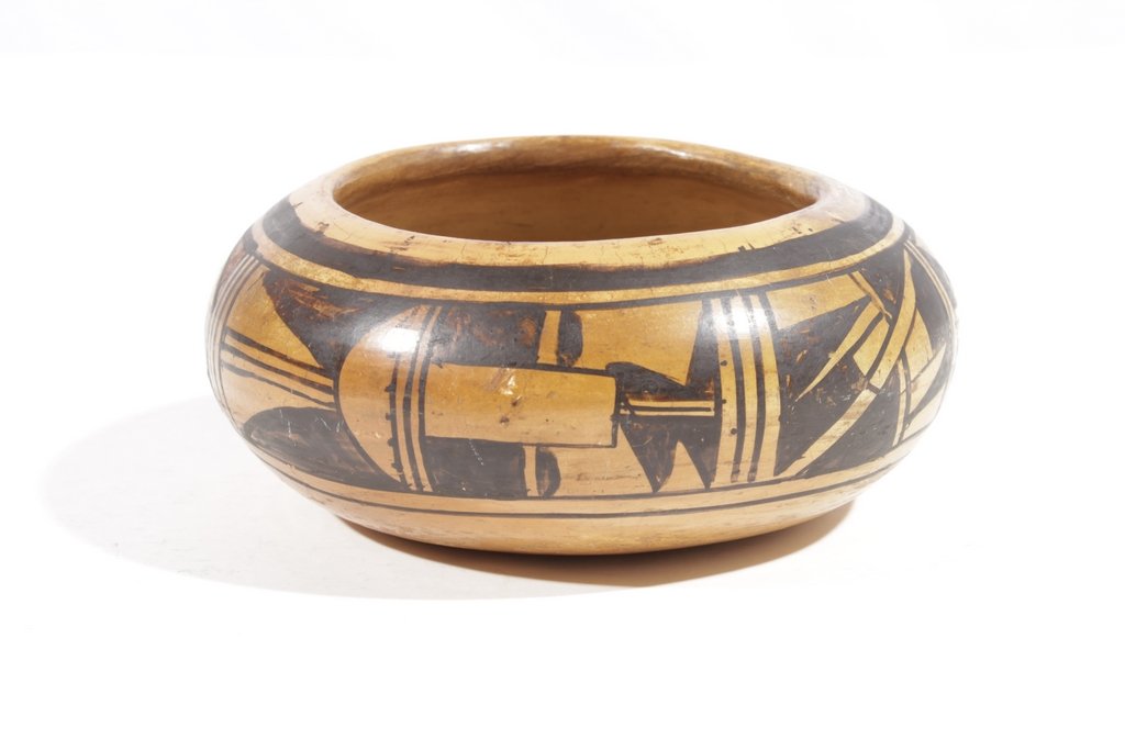 Painted Native American Pot (1 of 5)