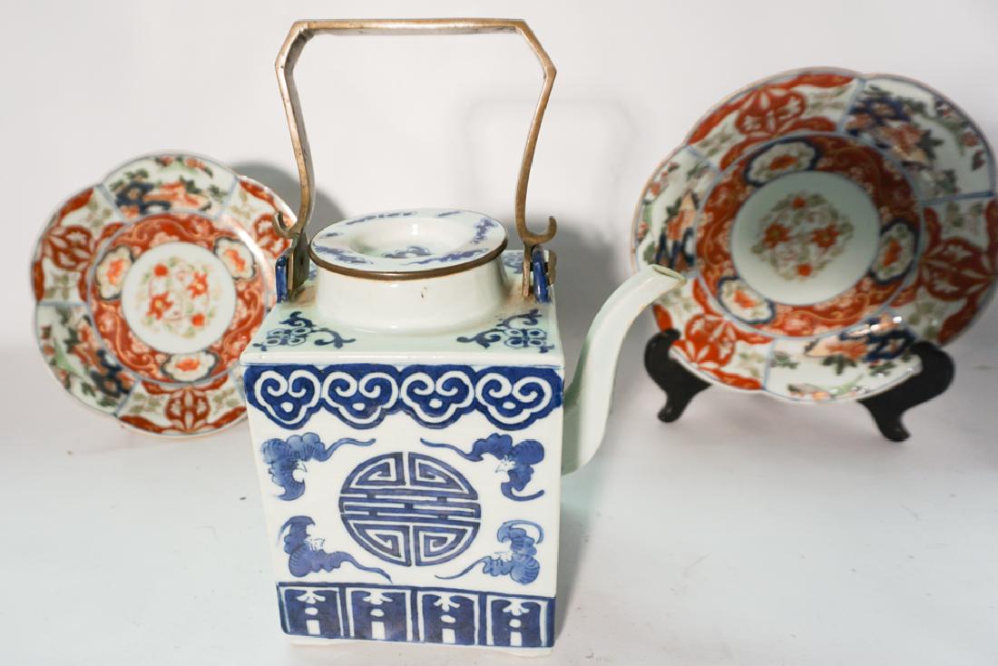 Chinese Porcelain Teapot (1 of 10)