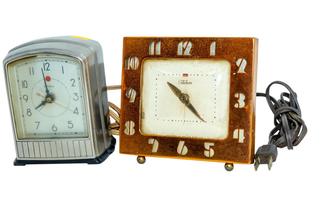 Two (2) Vintage Art Deco Telechron Desk Clocks (1 of 9)