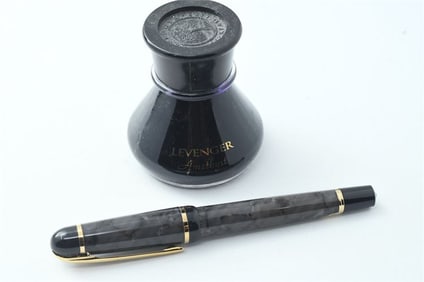 SCR005 Set of Waterman Phileas Fountain Pen and Levenger Ink in Amethyst