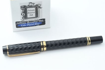 SCR006 Set of Waterman Fountain Pen and Private Reserve Ink in Lake Placid Blue