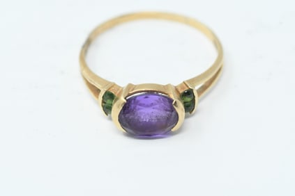 GXG241 Oval Cut Amethyst Ring in 14K Yellow Gold Setting