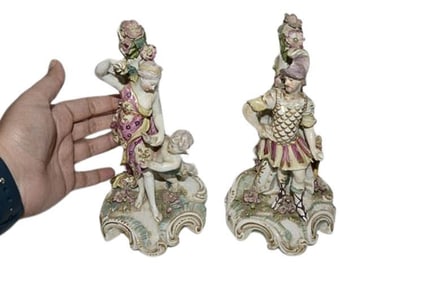 BHA575 Pair of Antique Porcelain Figurines, Early 19th Century