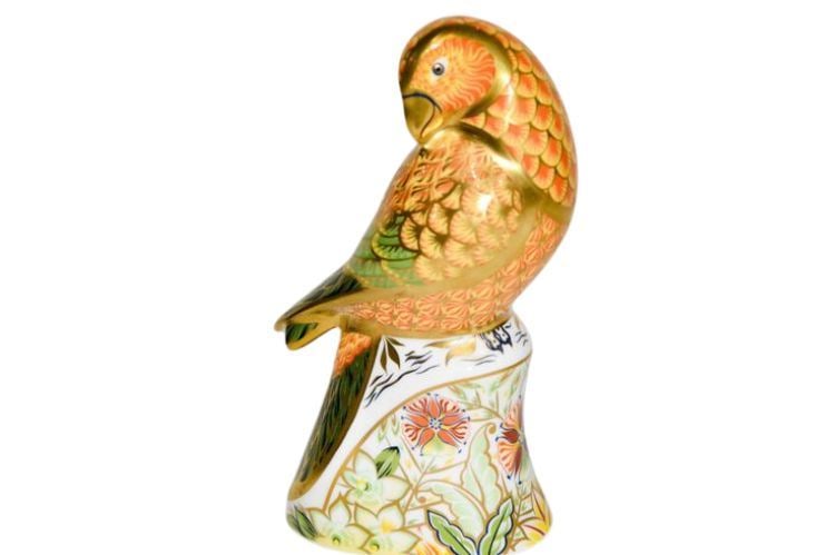 BHA598 Royal Crown Derby "Sun Parakeet": Please note: the title of the item denotes what is included. Items are sold as photoed please refer to photos for condition. ALL ITEMS SOLD AS-IS
