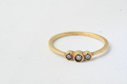 GXG283 Antique Three Diamond Gold Ring