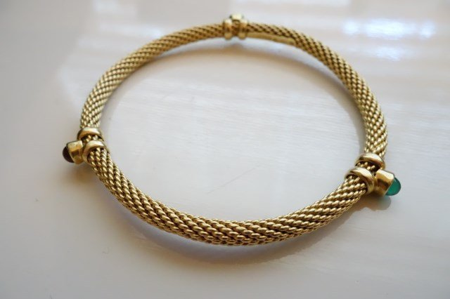 18K DAVID YURMAN BANGLE: Marked D Yurman 18kt with 3 semi precious stones. 18.4 grams
