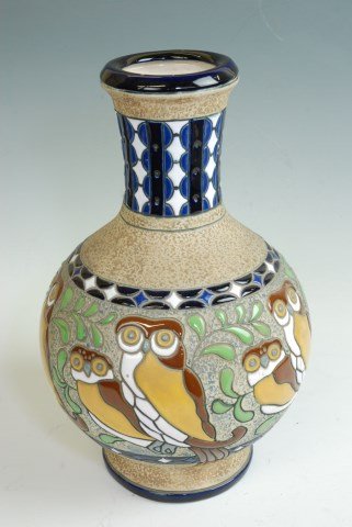 Amphora Vase: Depicting owls.