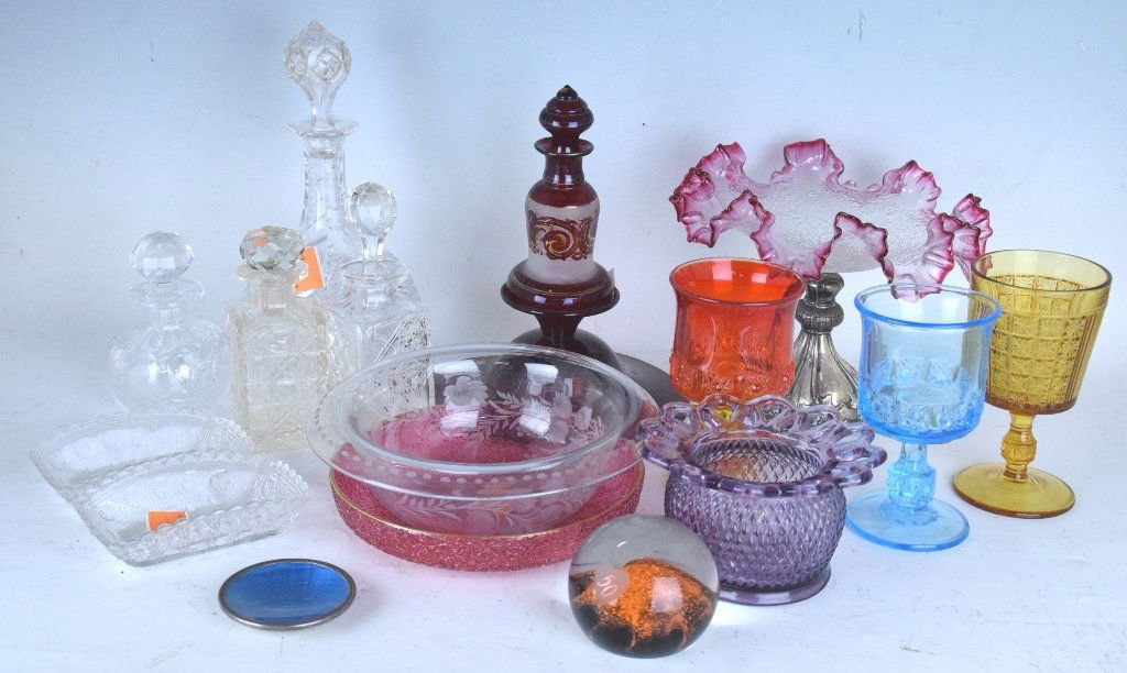 Group Lot Glass Items (1 of 9)